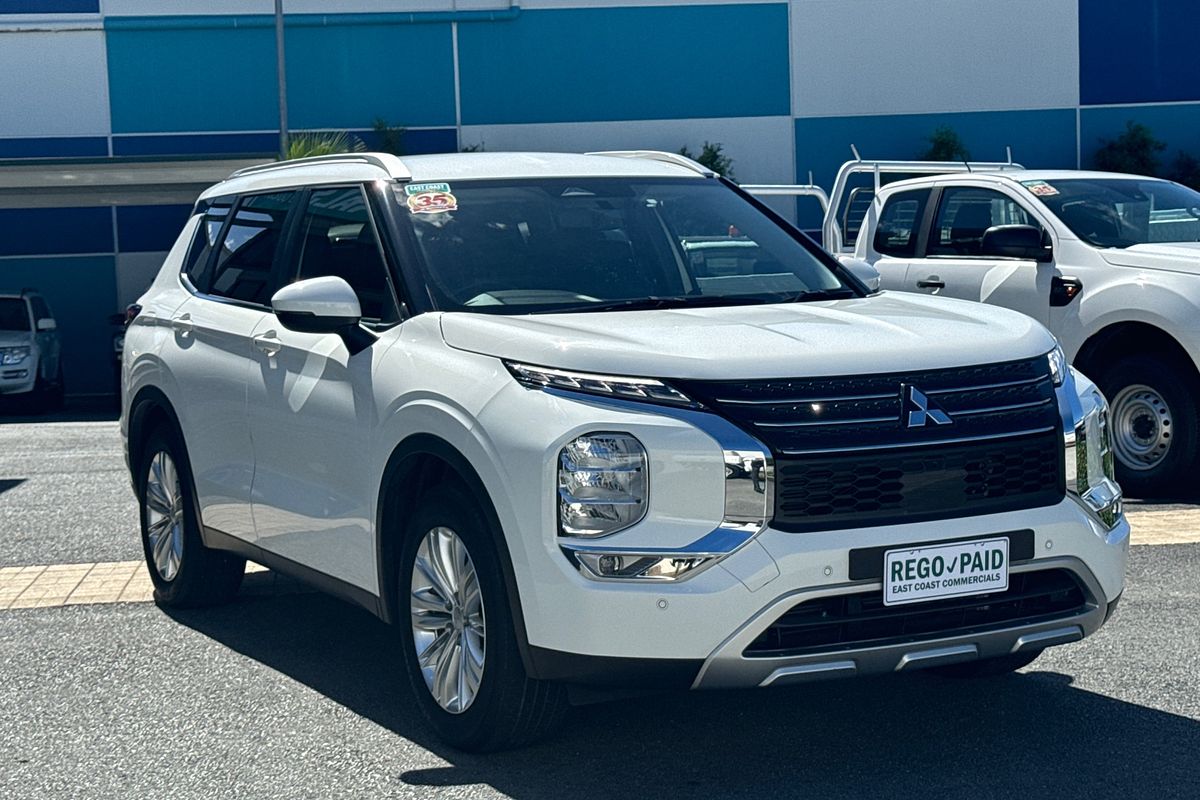 2022 Mitsubishi Outlander LS ZM