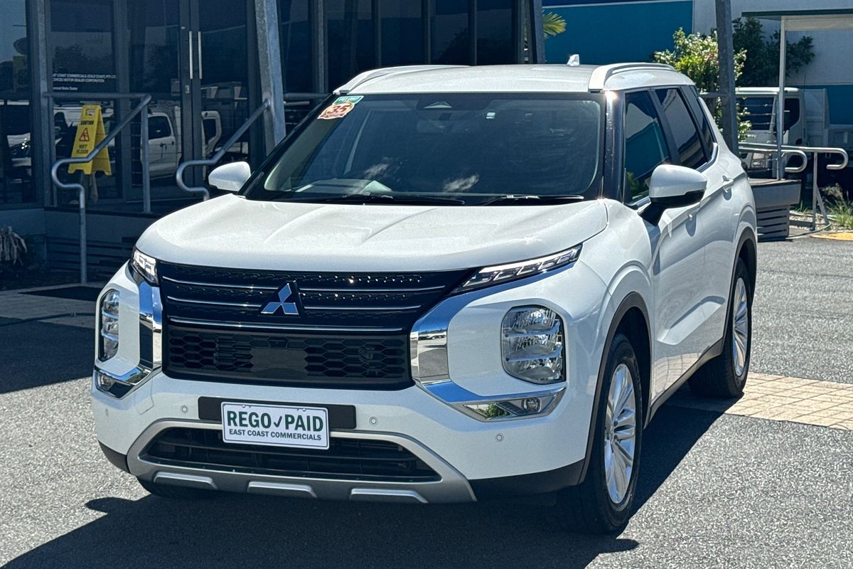 2022 Mitsubishi Outlander LS ZM