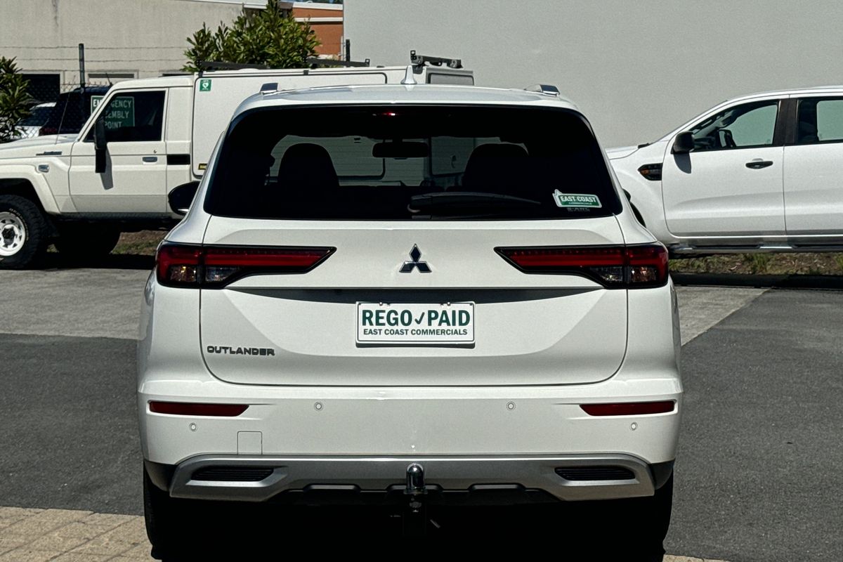 2022 Mitsubishi Outlander LS ZM