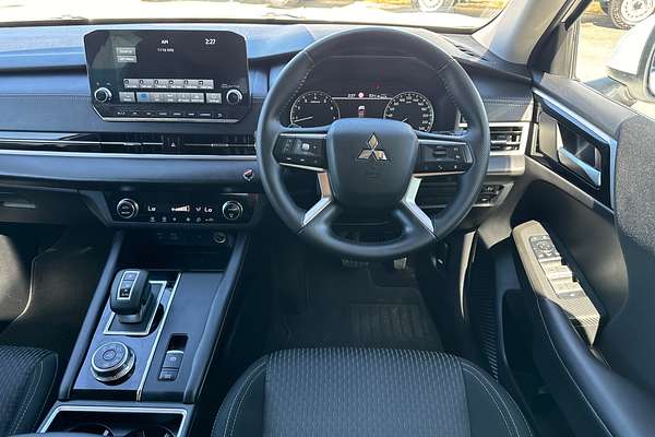 2022 Mitsubishi Outlander LS ZM