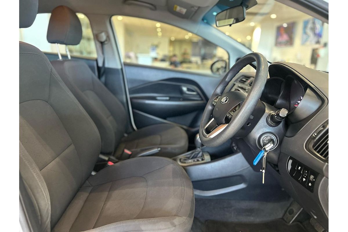 2013 Kia Rio S UB