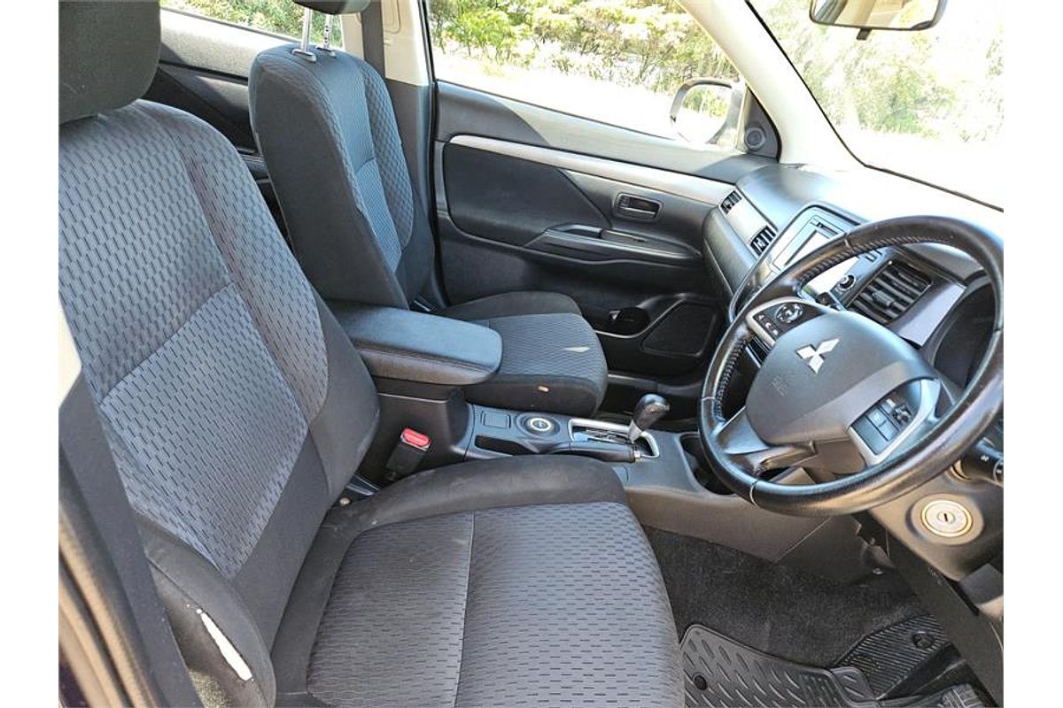 2013 Mitsubishi Outlander ES ZJ