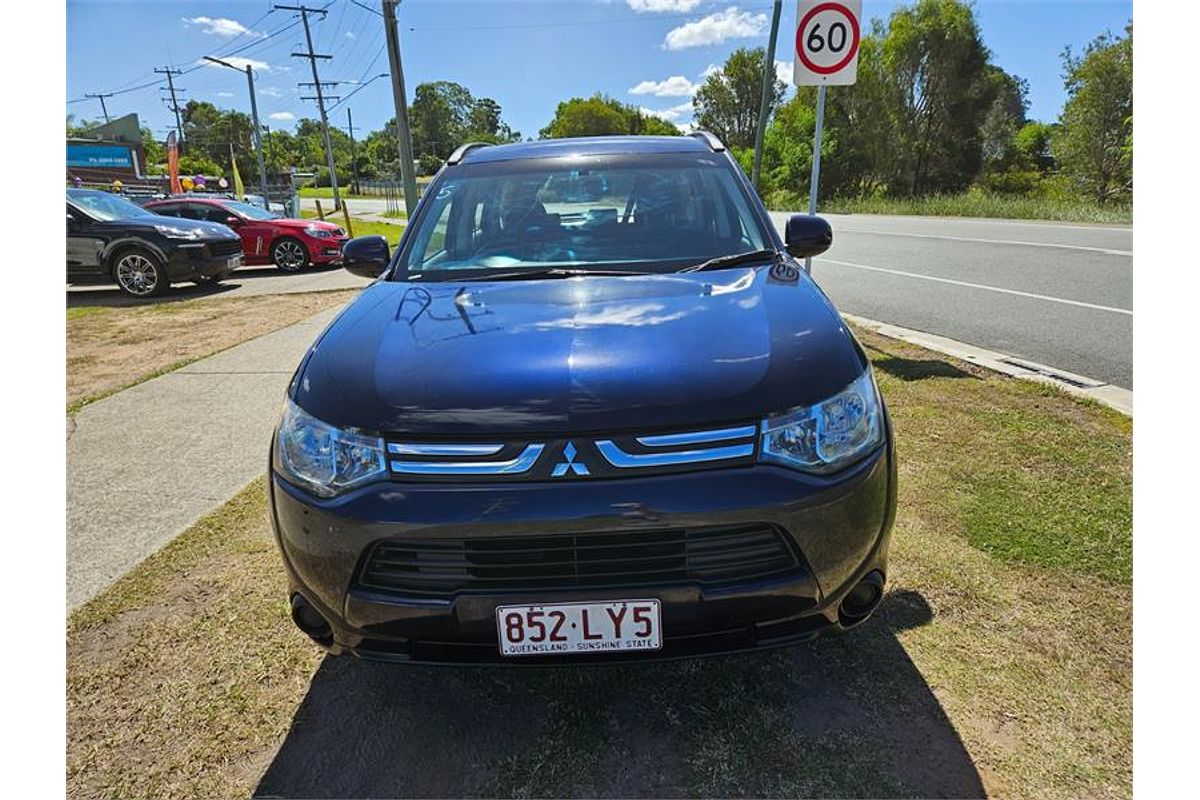 2013 Mitsubishi Outlander ES ZJ