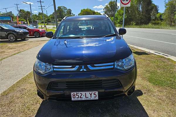 2013 Mitsubishi Outlander ES ZJ