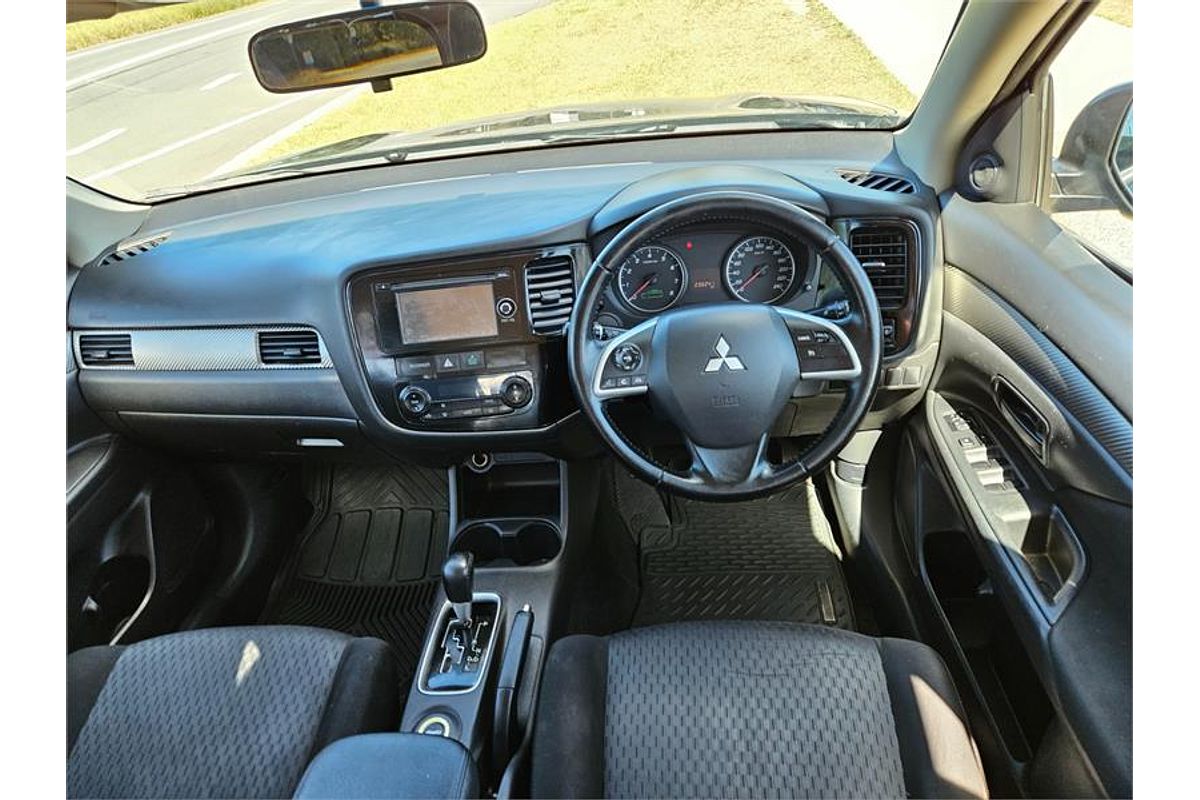 2013 Mitsubishi Outlander ES ZJ