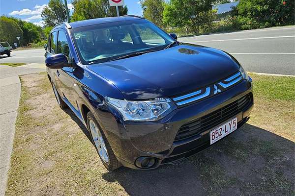 2013 Mitsubishi Outlander ES ZJ