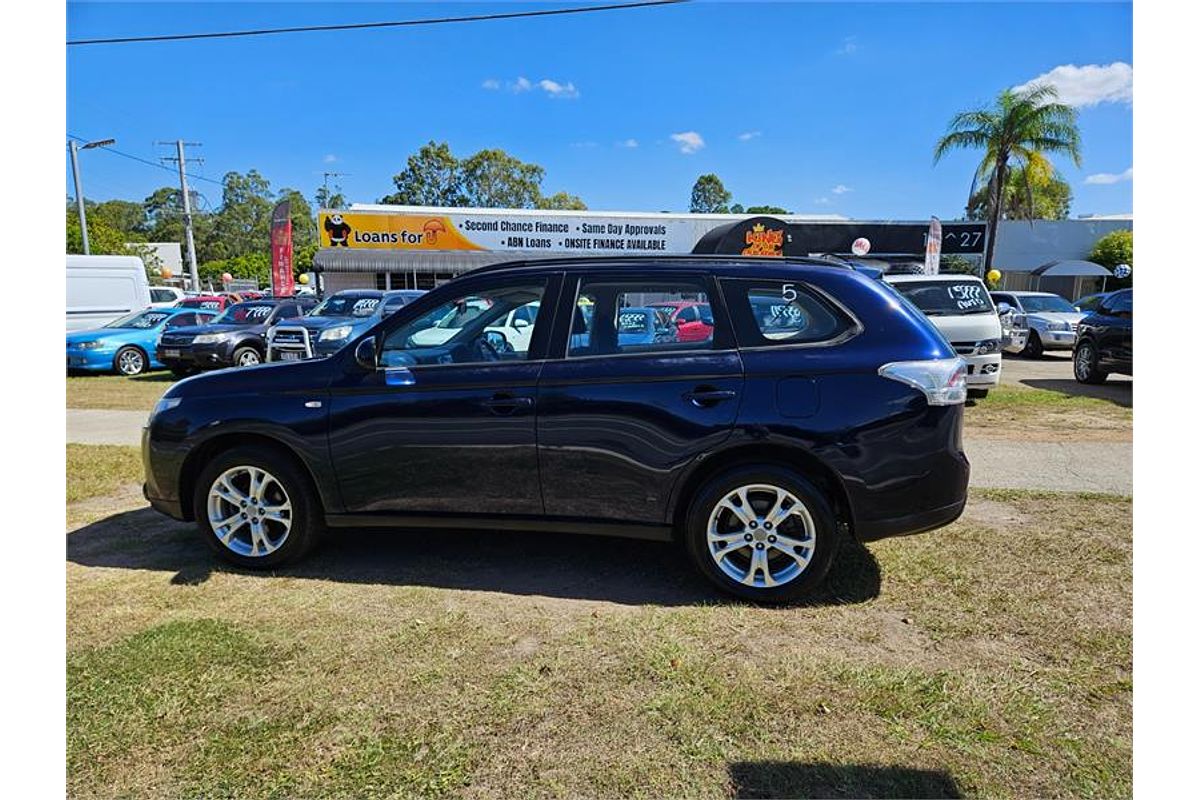 2013 Mitsubishi Outlander ES ZJ
