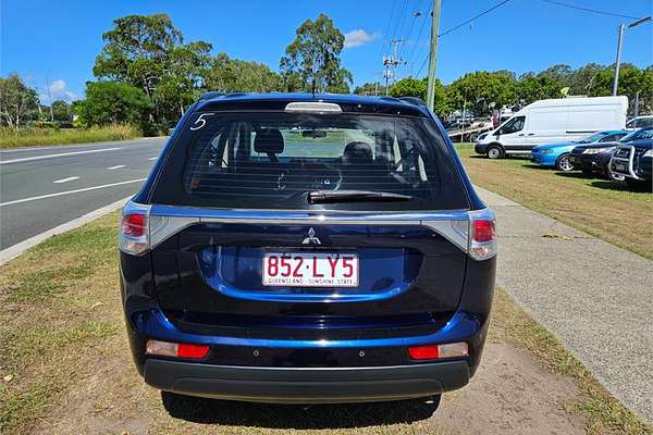2013 Mitsubishi Outlander ES ZJ