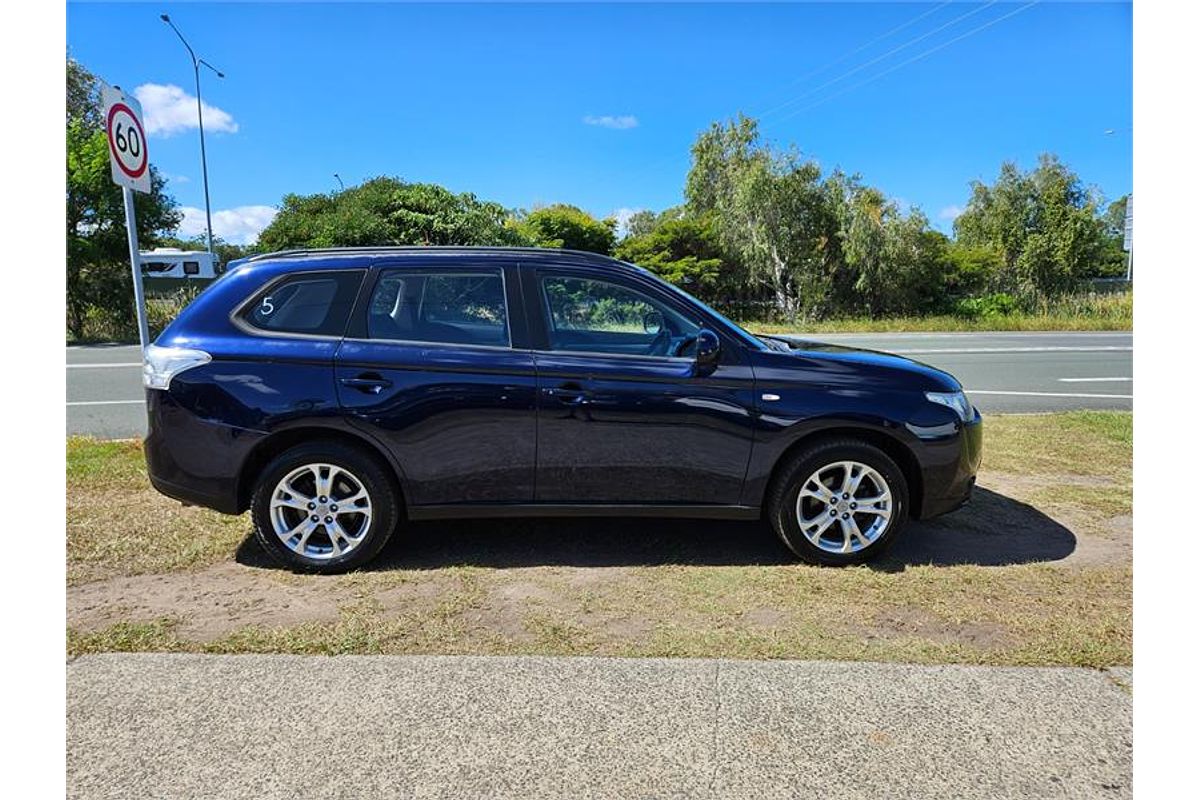 2013 Mitsubishi Outlander ES ZJ