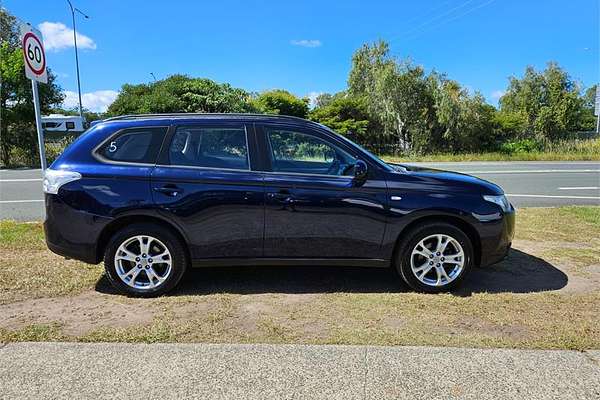 2013 Mitsubishi Outlander ES ZJ