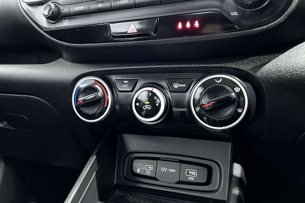 2023 Hyundai Venue Active QX.V5