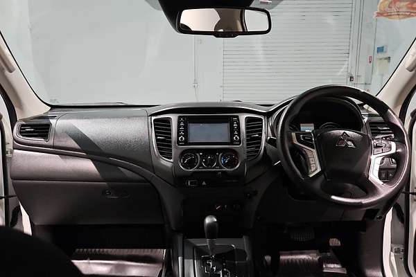 2021 Mitsubishi Triton GLX MR 4X4
