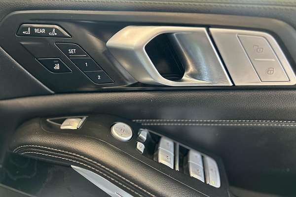 2019 BMW X7 xDrive30d G07