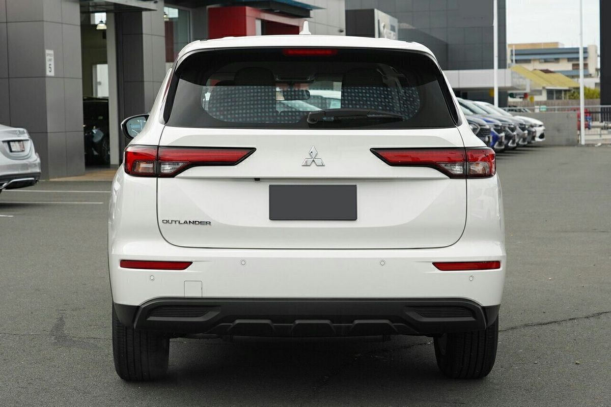 2024 Mitsubishi Outlander ES ZM