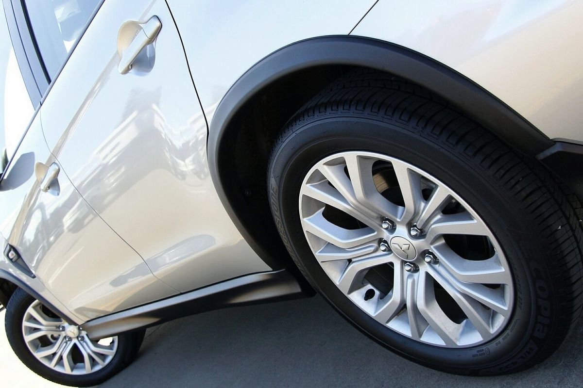 2024 Mitsubishi ASX ES XD
