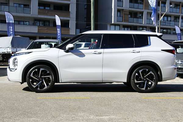 2024 Mitsubishi Outlander Exceed ZM