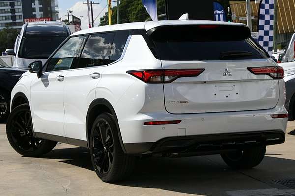 2024 Mitsubishi Outlander Black Edition ZM