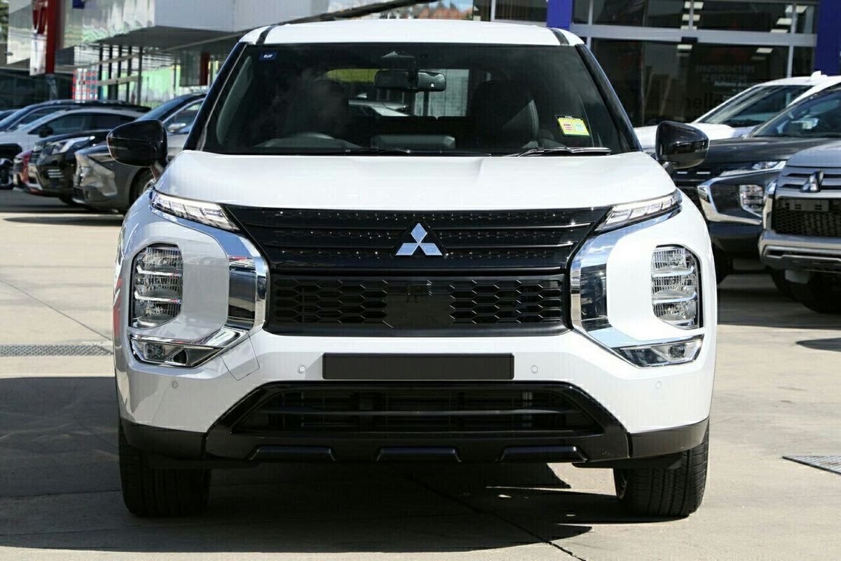 2024 Mitsubishi Outlander Black Edition ZM