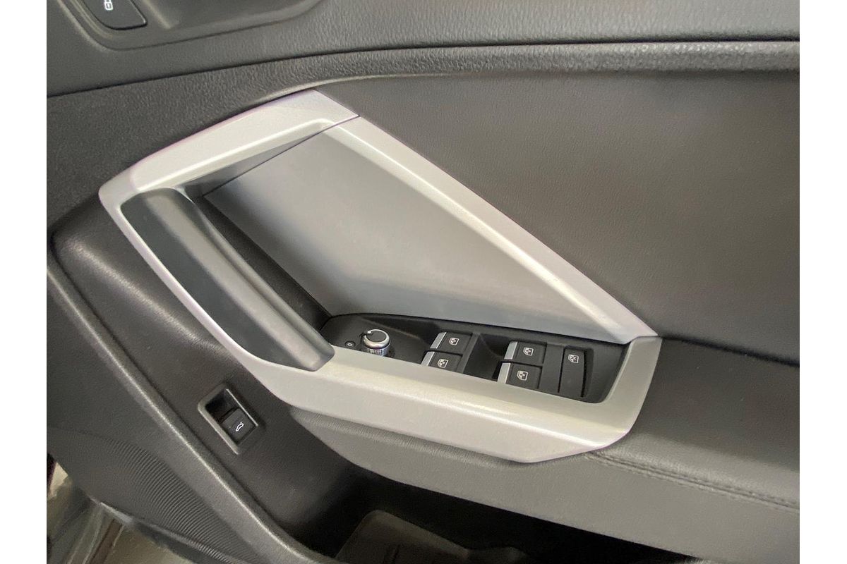 2023 Audi Q3 35 TFSI S Line F3