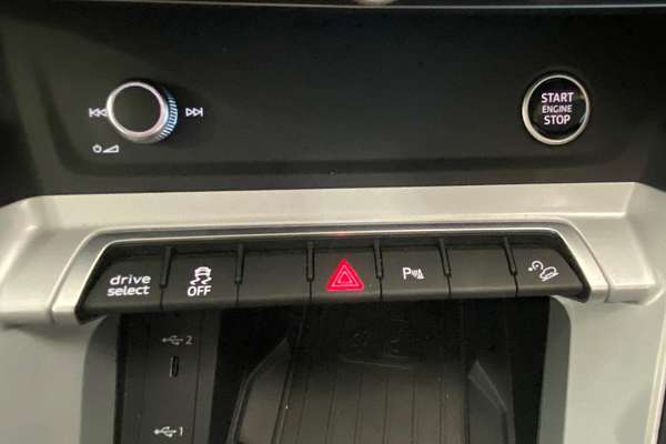 2023 Audi Q3 35 TFSI S Line F3