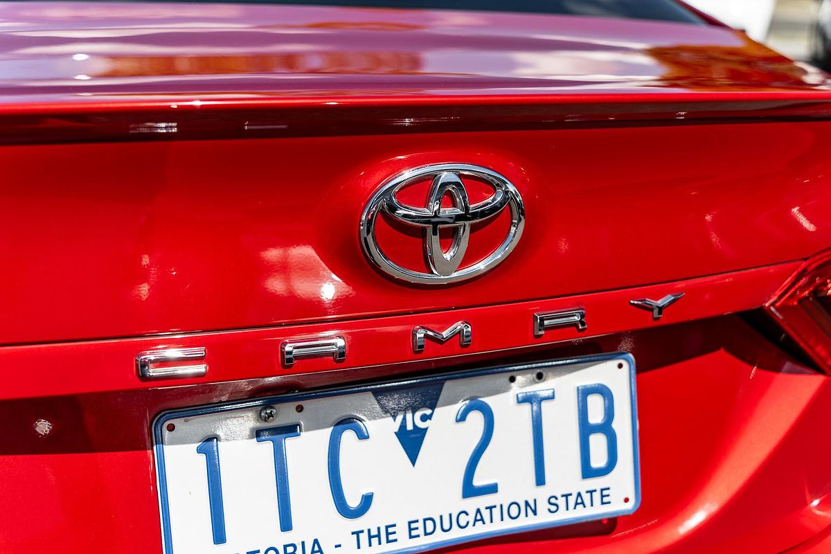 2018 Toyota Camry SL GSV70R