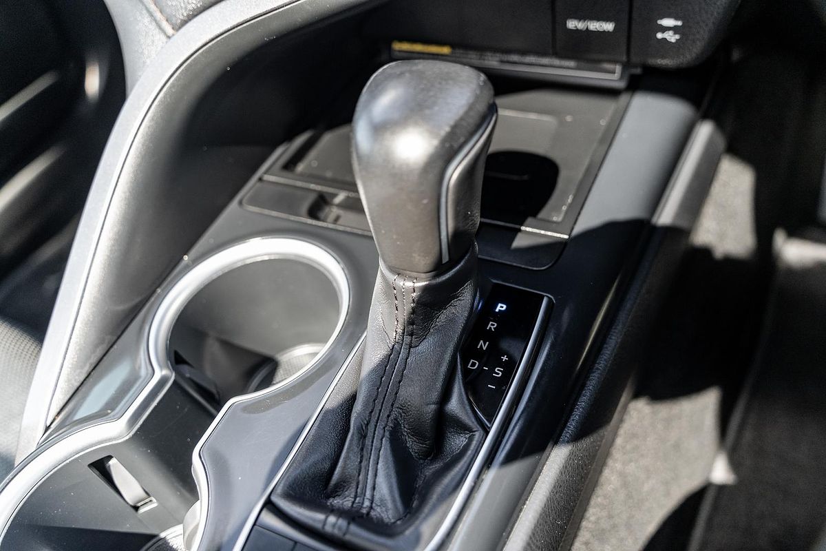 2018 Toyota Camry SL GSV70R