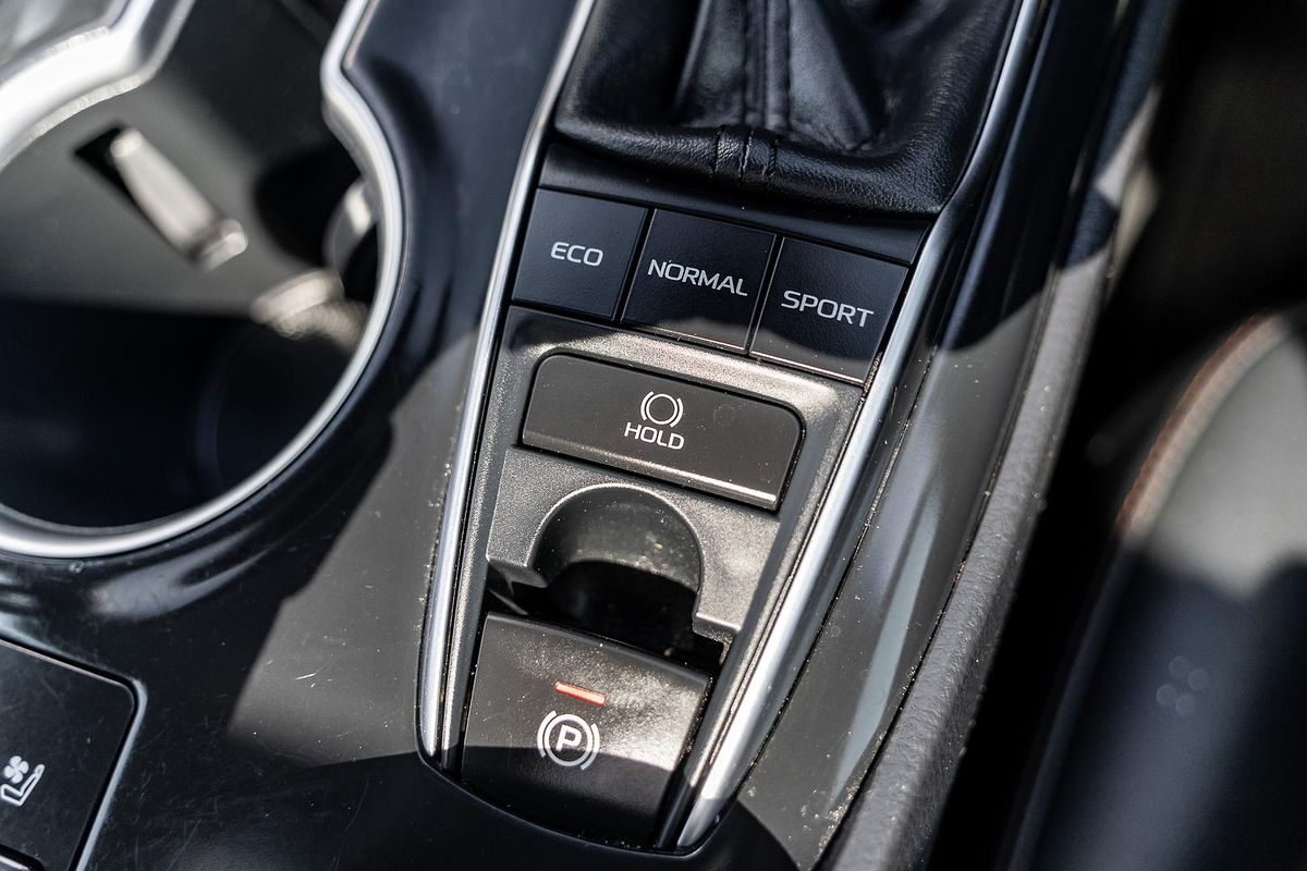 2018 Toyota Camry SL GSV70R