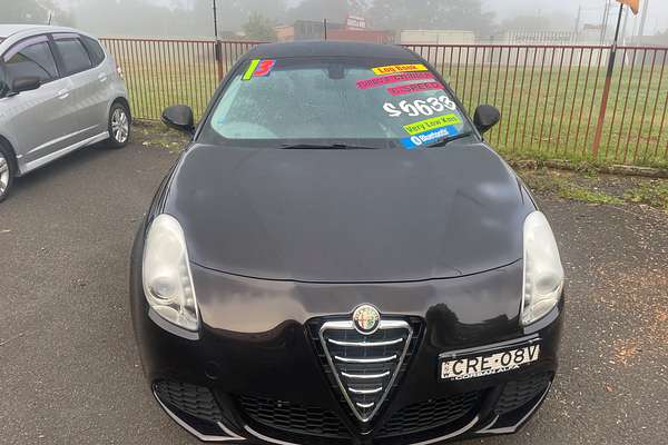 2013 Alfa Romeo Giulietta Distinctive Series 0