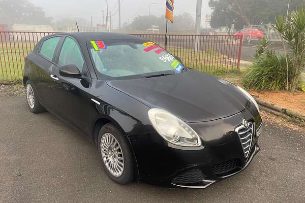 2013 Alfa Romeo Giulietta Distinctive Series 0