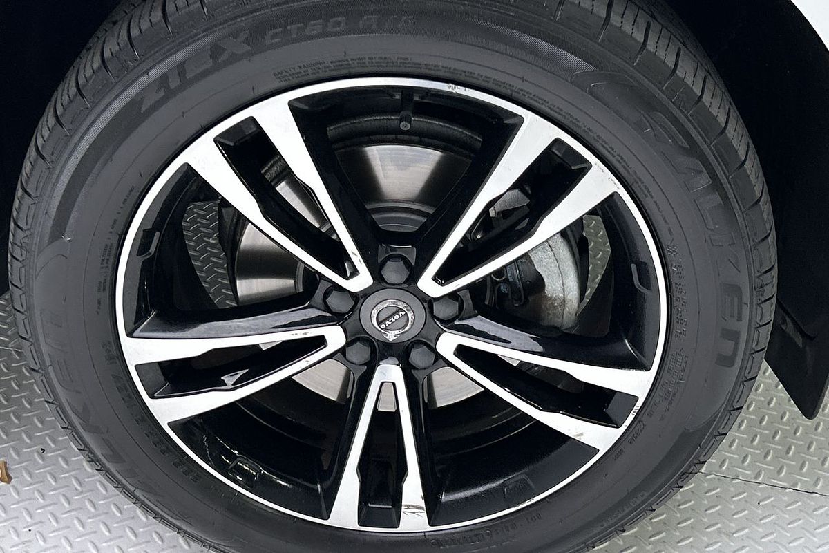 2019 Volvo XC60 T5 Momentum