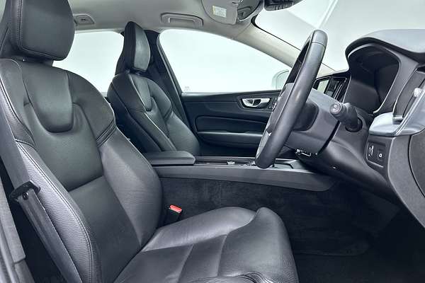 2019 Volvo XC60 T5 Momentum
