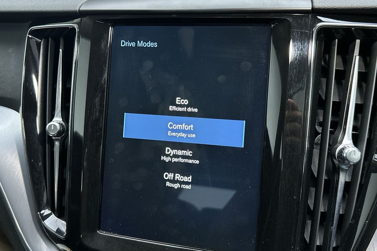 2019 Volvo XC60 T5 Momentum