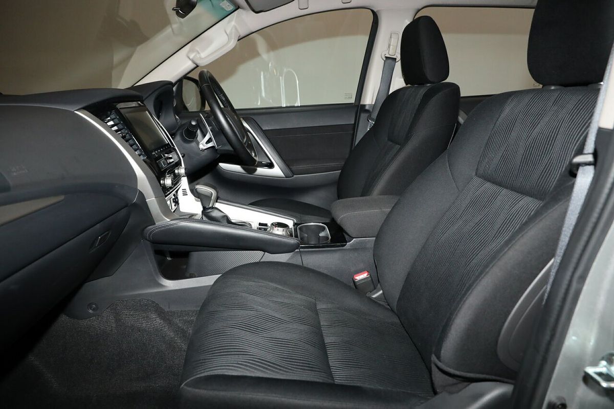 2024 Mitsubishi Pajero Sport GLX QF