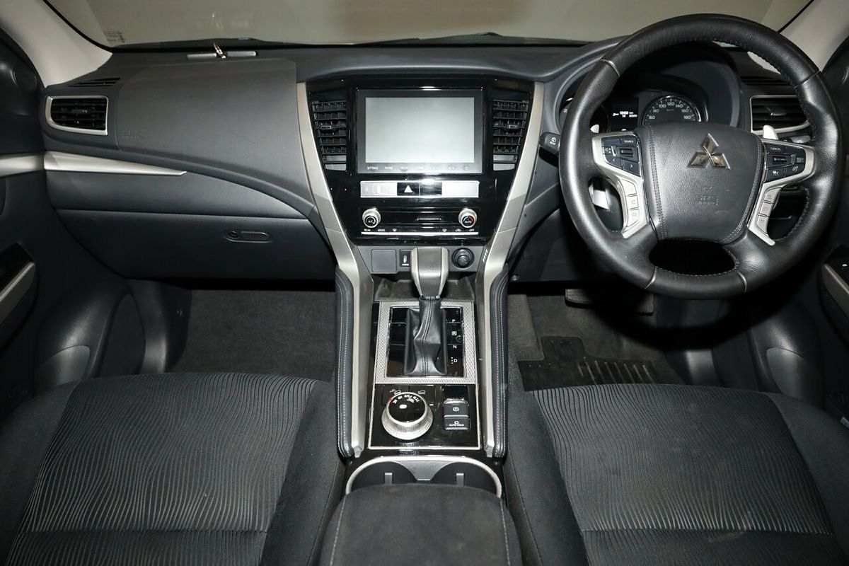 2024 Mitsubishi Pajero Sport GLX QF