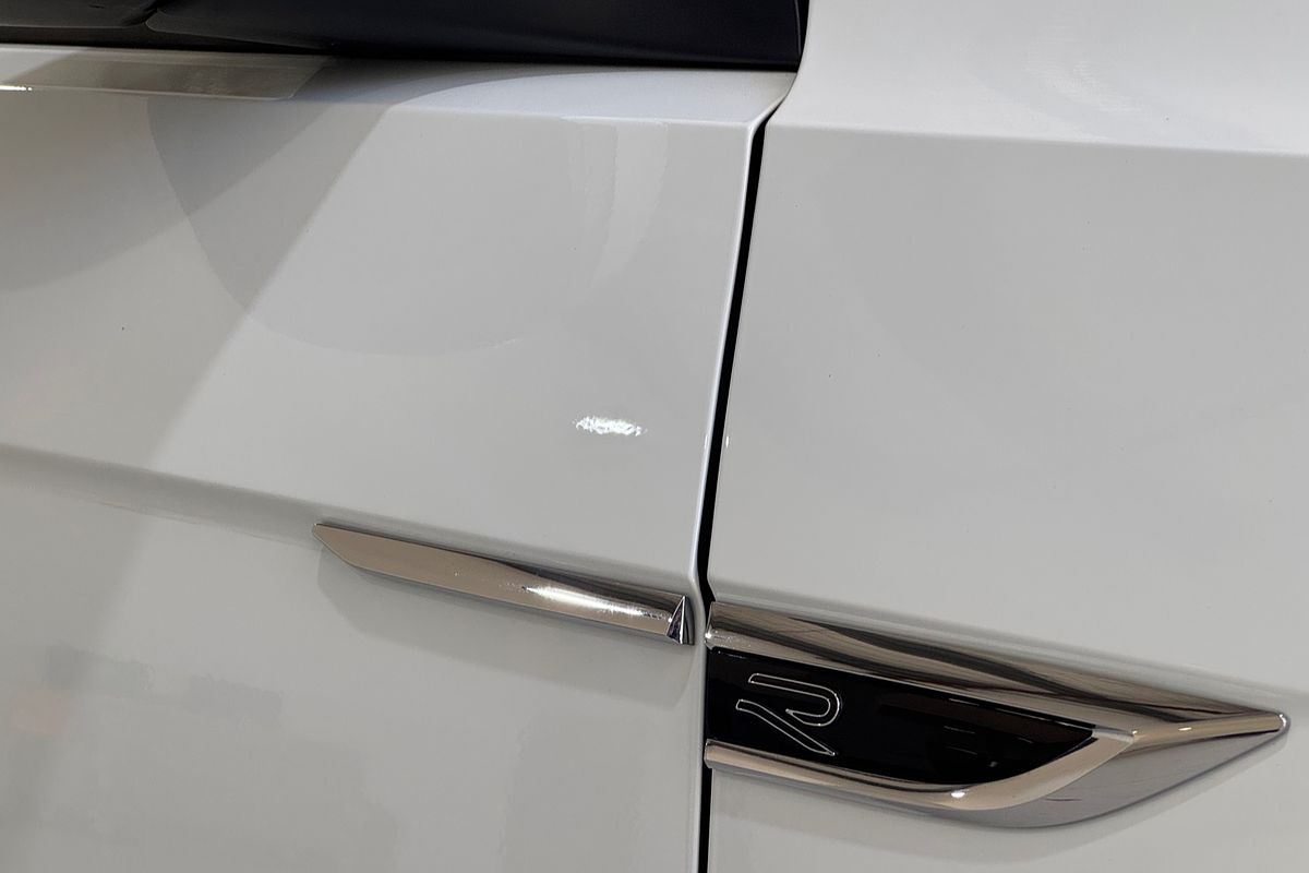 2024 Volkswagen T-Roc 140TSI R-Line D11