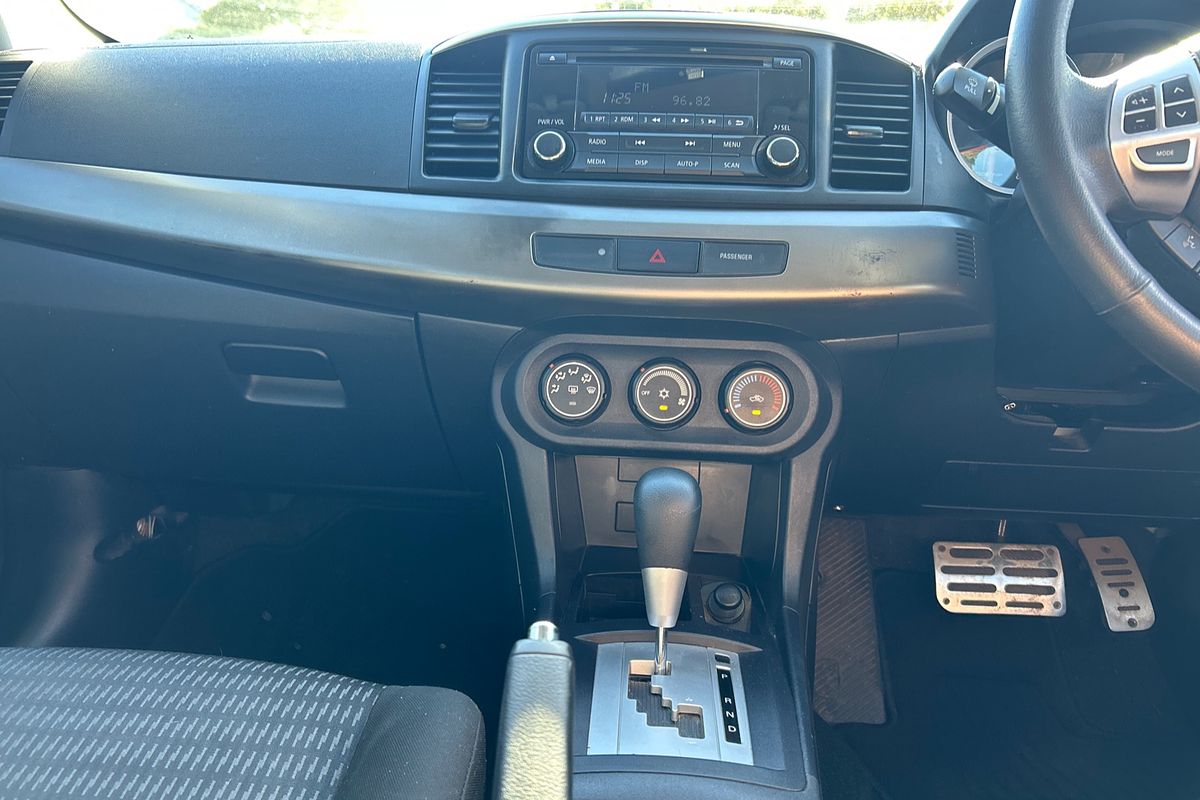 2013 Mitsubishi Lancer ES CJ