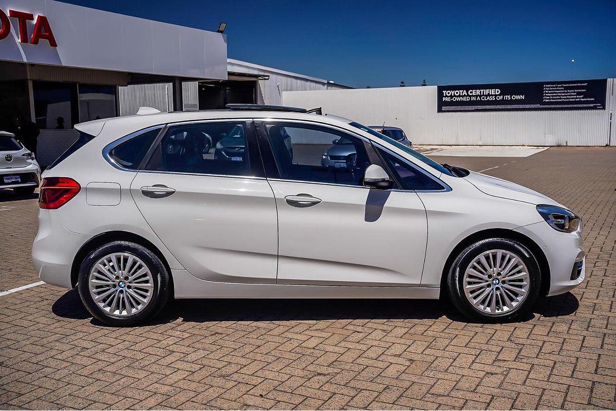 2015 BMW 2 Series 218i Sport Line F45