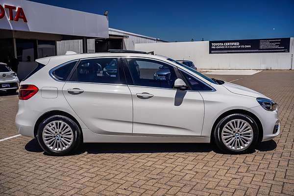 2015 BMW 2 Series 218i Sport Line F45