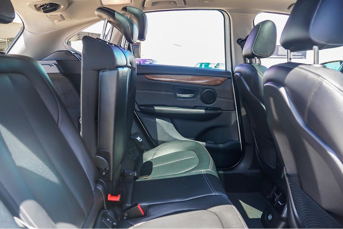 2015 BMW 2 Series 218i Sport Line F45