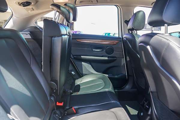 2015 BMW 2 Series 218i Sport Line F45