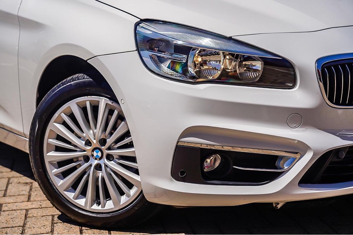 2015 BMW 2 Series 218i Sport Line F45