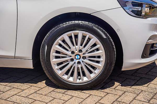 2015 BMW 2 Series 218i Sport Line F45