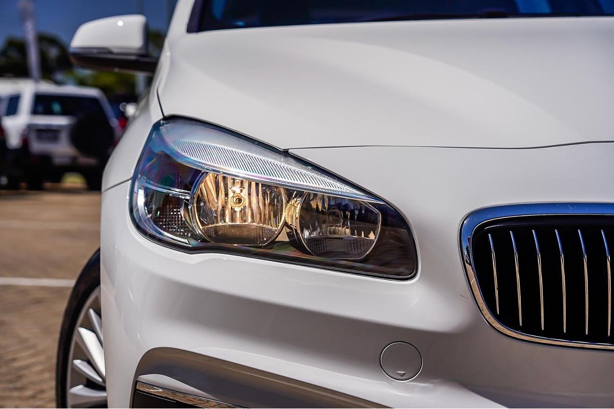 2015 BMW 2 Series 218i Sport Line F45