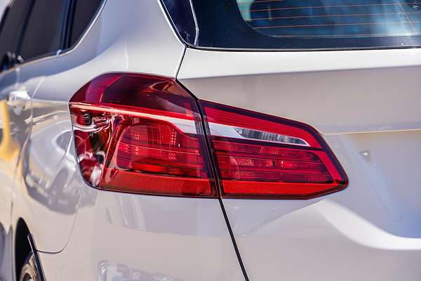 2015 BMW 2 Series 218i Sport Line F45