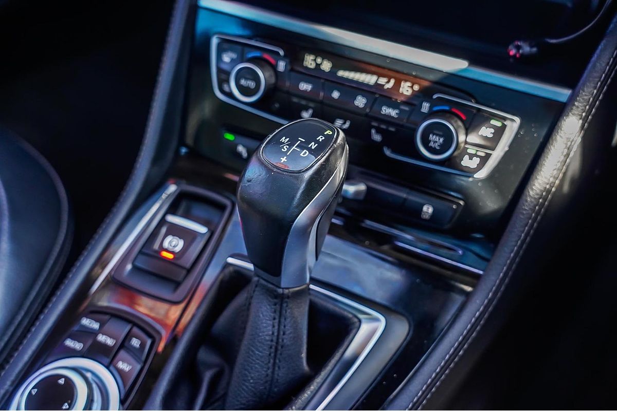 2015 BMW 2 Series 218i Sport Line F45