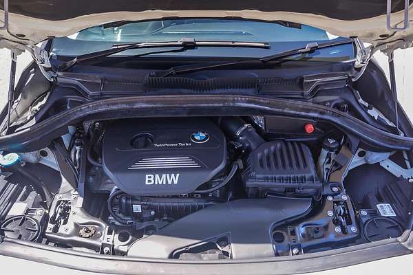 2015 BMW 2 Series 218i Sport Line F45