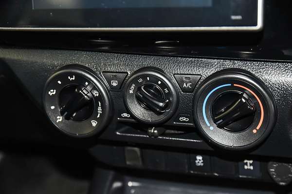 2019 Toyota Hilux SR GUN126R 4X4
