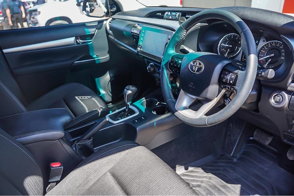 2022 Toyota Hilux SR5 GUN126R 4X4