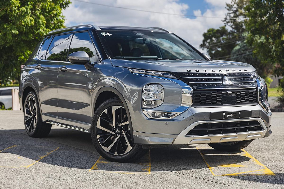 2023 Mitsubishi Outlander Exceed Tourer ZM
