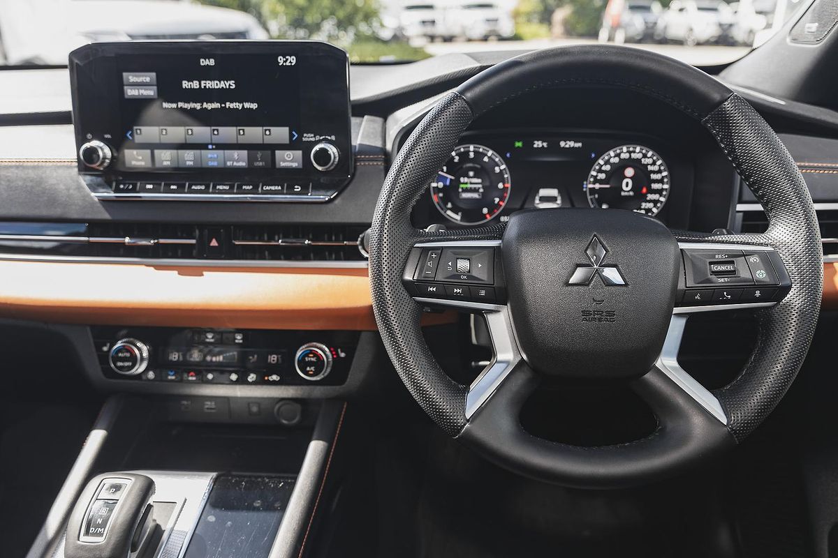 2023 Mitsubishi Outlander Exceed Tourer ZM